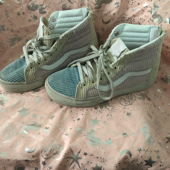 Vans - Picture 2 of 3